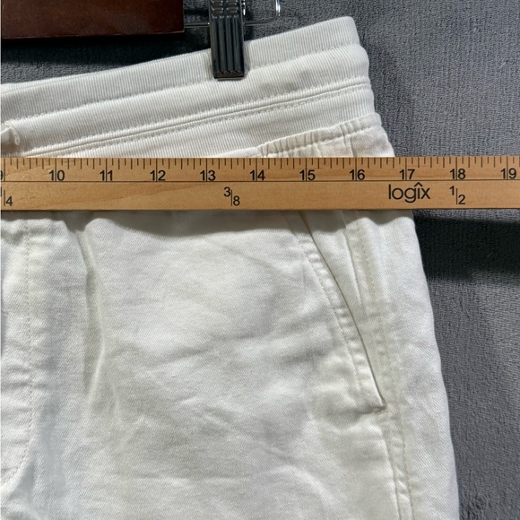 Orvis Women’s Size Medium Pull-On White Shorts Resort Wear Travel Beach Summer - Picture 2 of 9